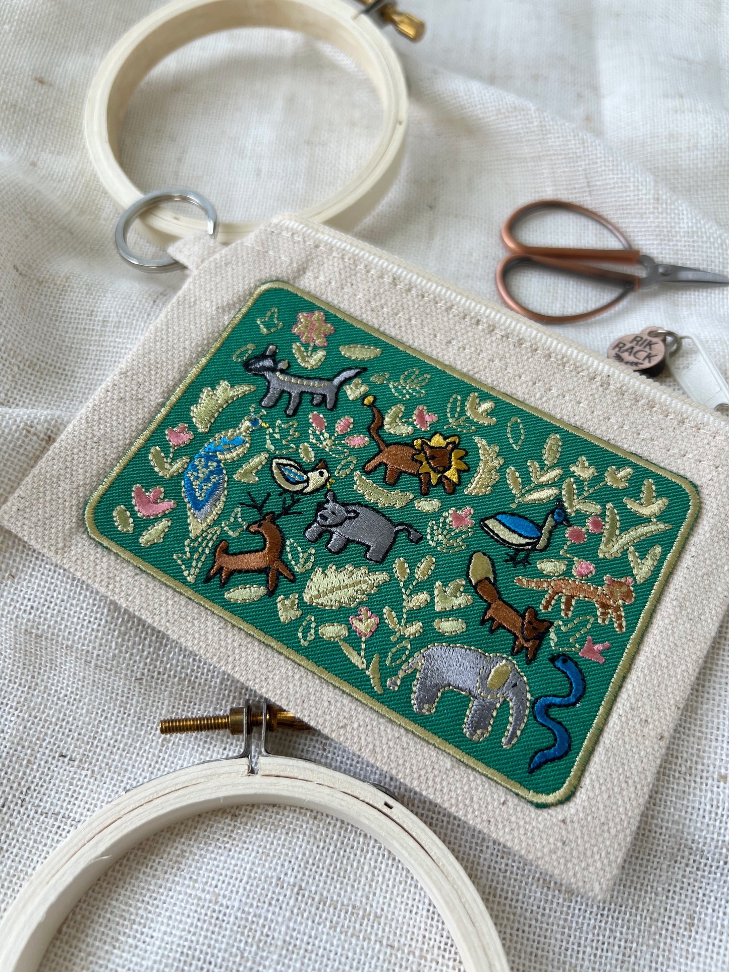 Wildlife embroidered zipper keyring pouch wallet