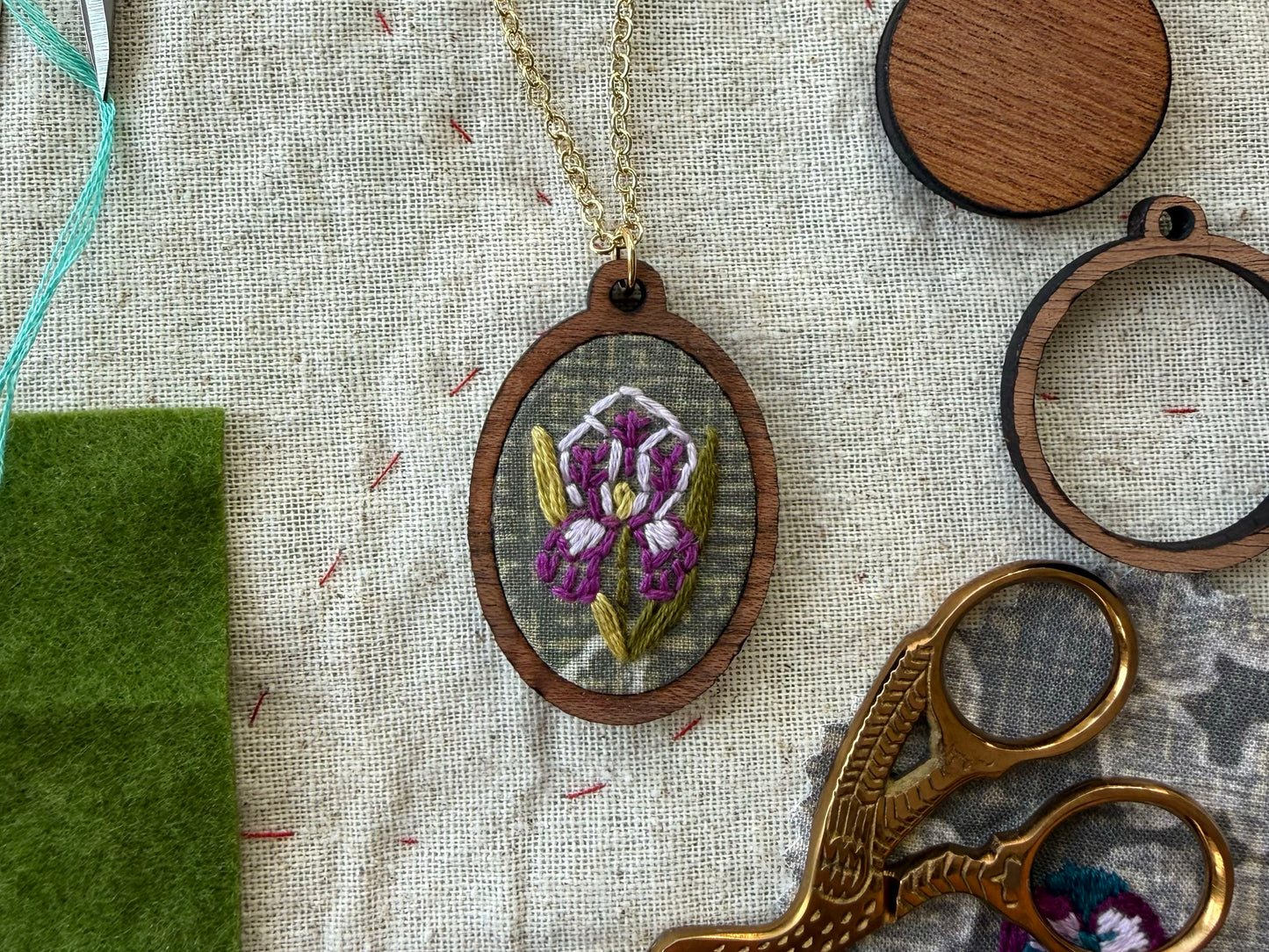 Iris Embroidery Necklace Kit