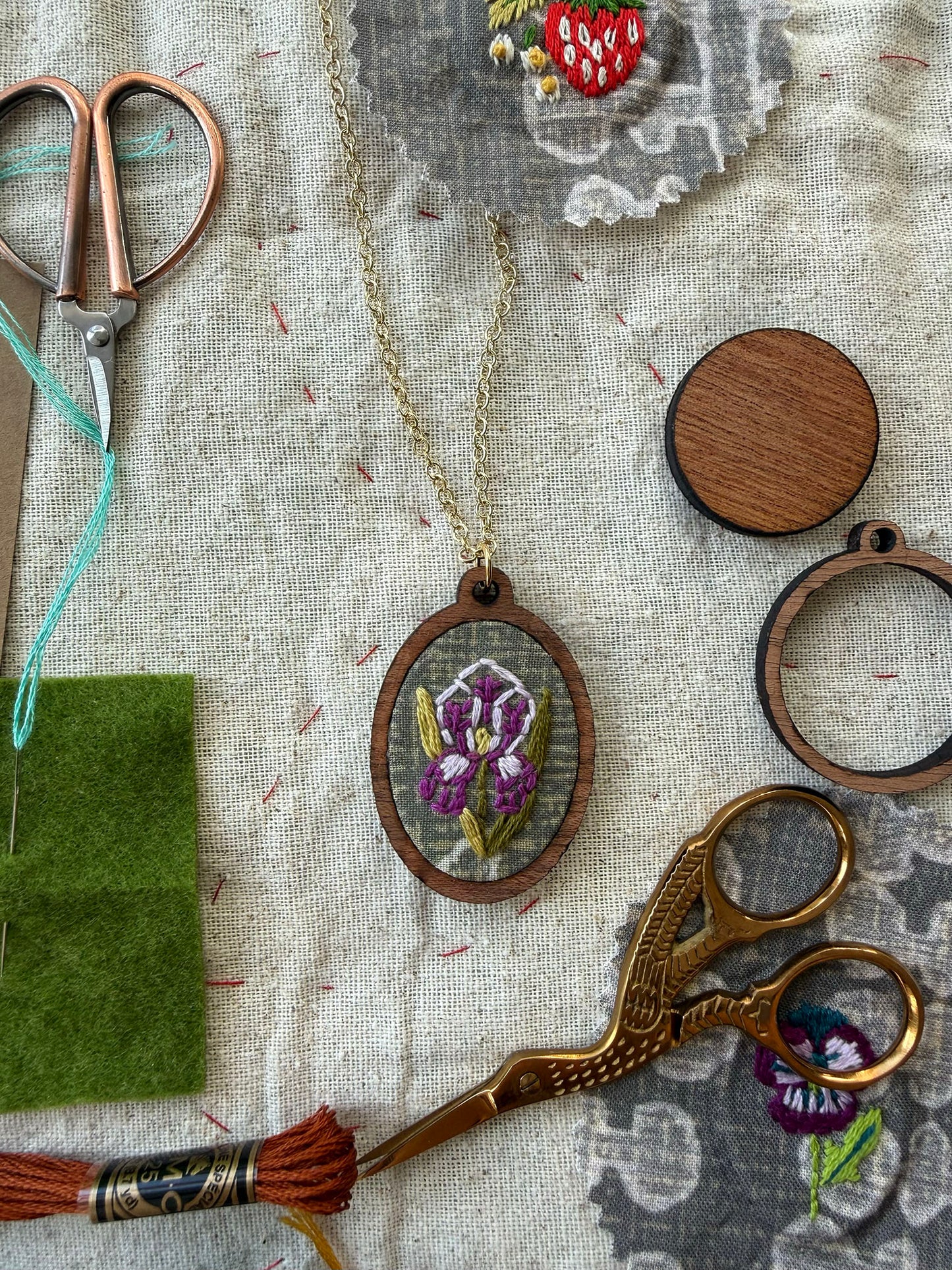 Iris Embroidery Necklace Kit